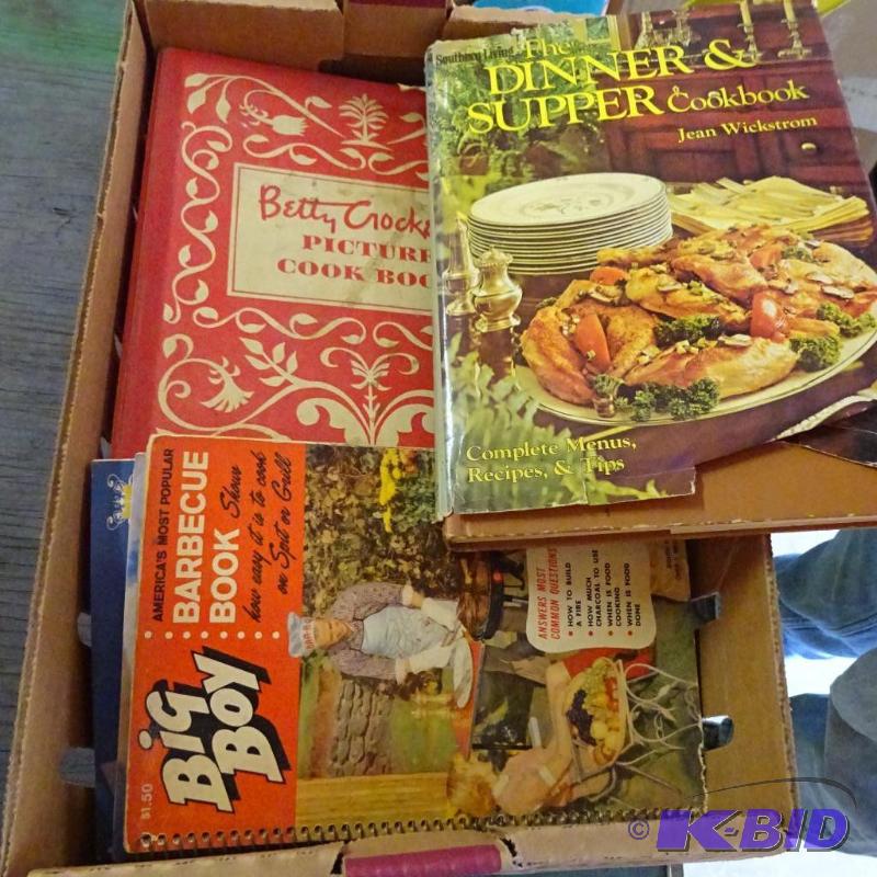 lot 285 image: misc vintage cook books...
