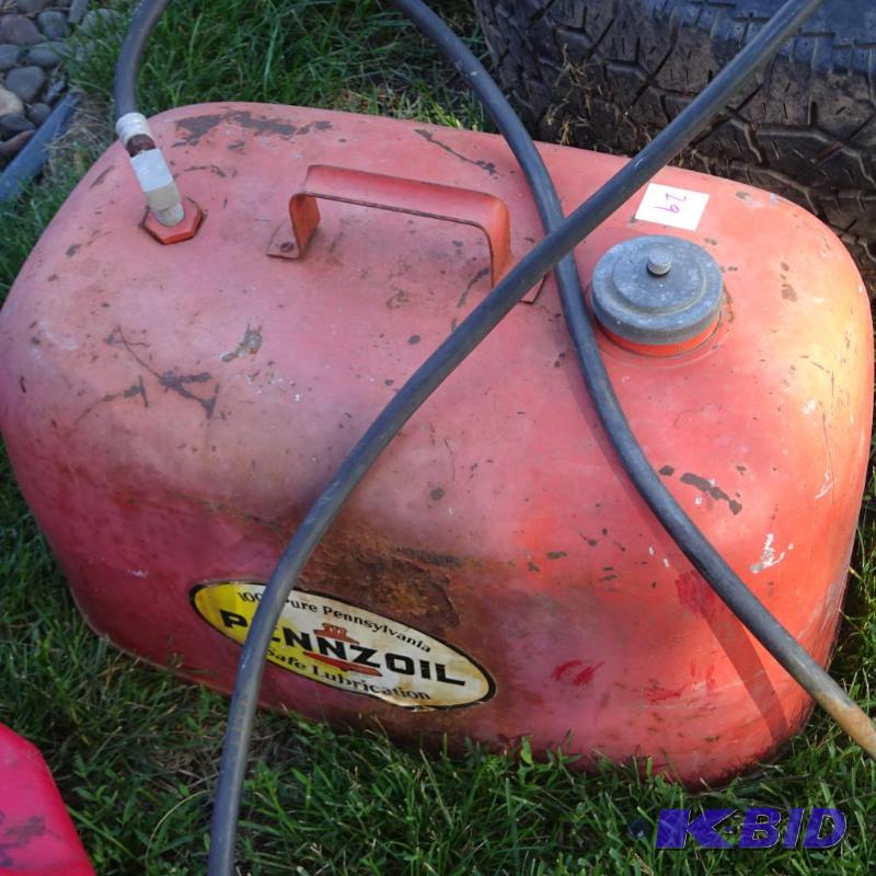 lot 29 image: 5 Gal out board motor gas tank...