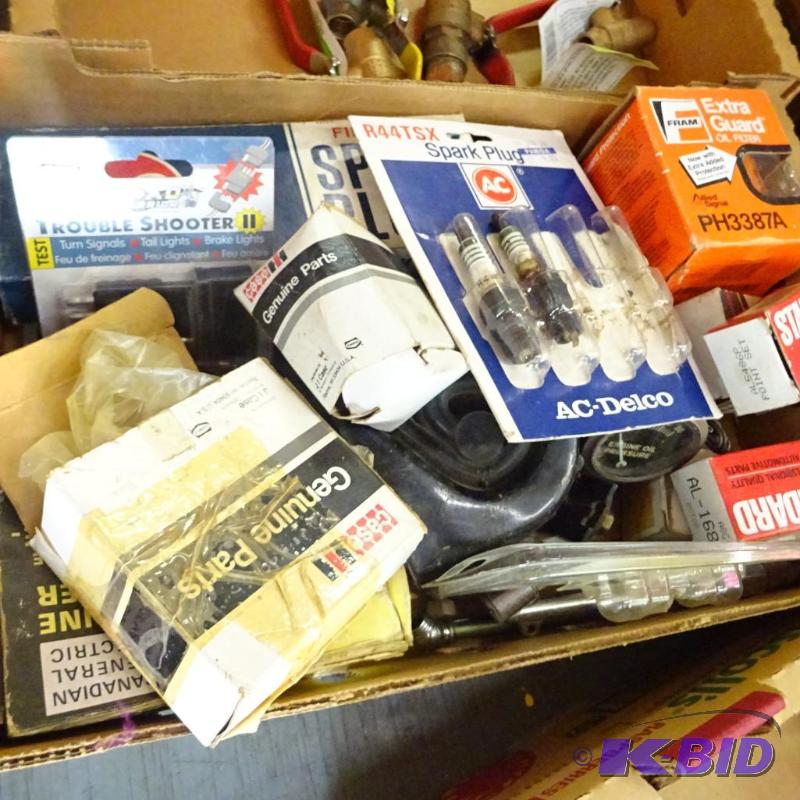 lot 386 image: misc car parts...