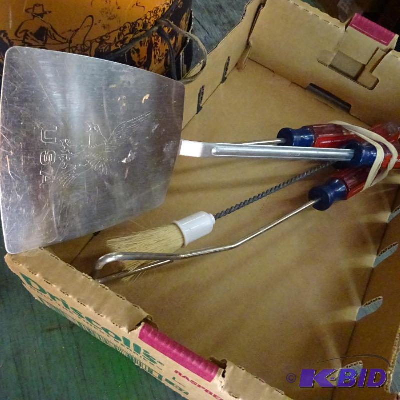 lot 390 image: Craftsman BBQ utensils...
