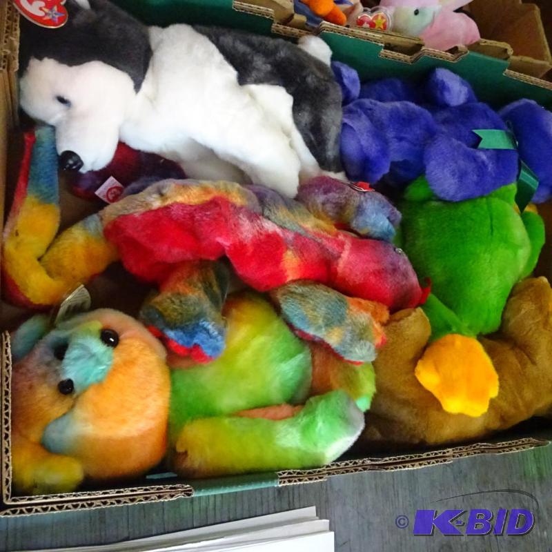 lot 395 image: 6 beanie buddies...