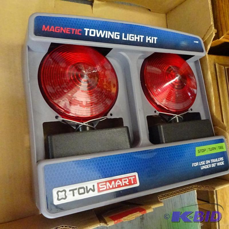 lot 399 image: magnetic towing light kit...