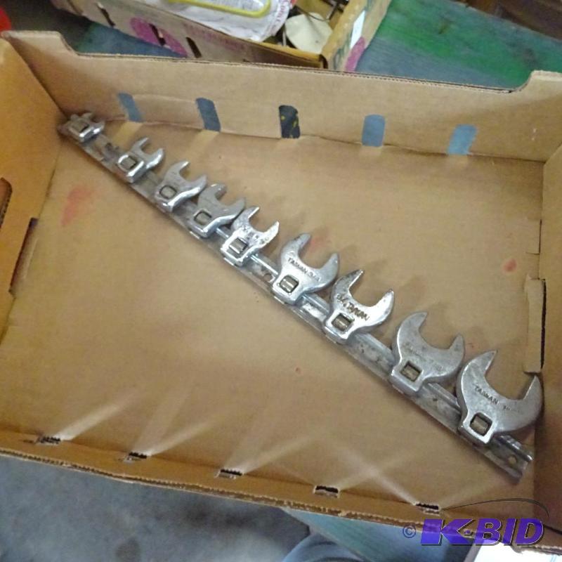 lot 412 image: set of crofoot wrenches...