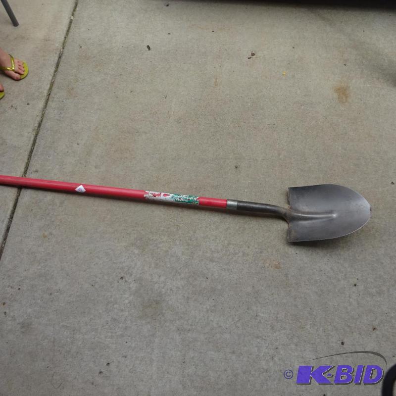 lot 421 image: fiberglass spadeshovel...