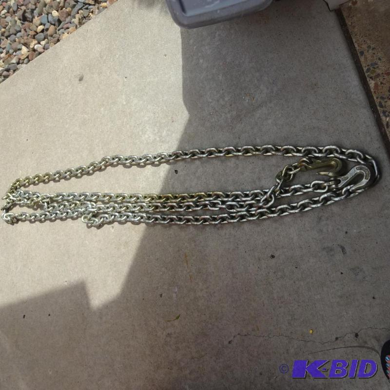 lot 452 image: Brand new 38 log chain. 20...
