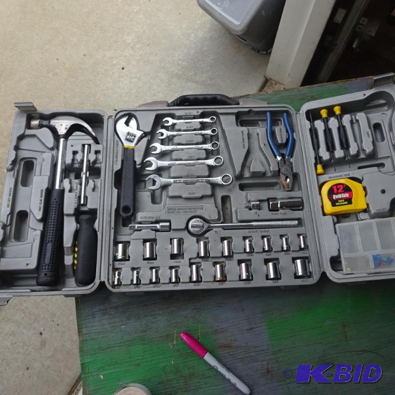 lot 462 image: Allied tool kit missing a couple tools...