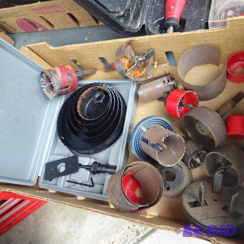 lot 468 image: tool shop rotary tool kit. 12 volt. 2 batteri...