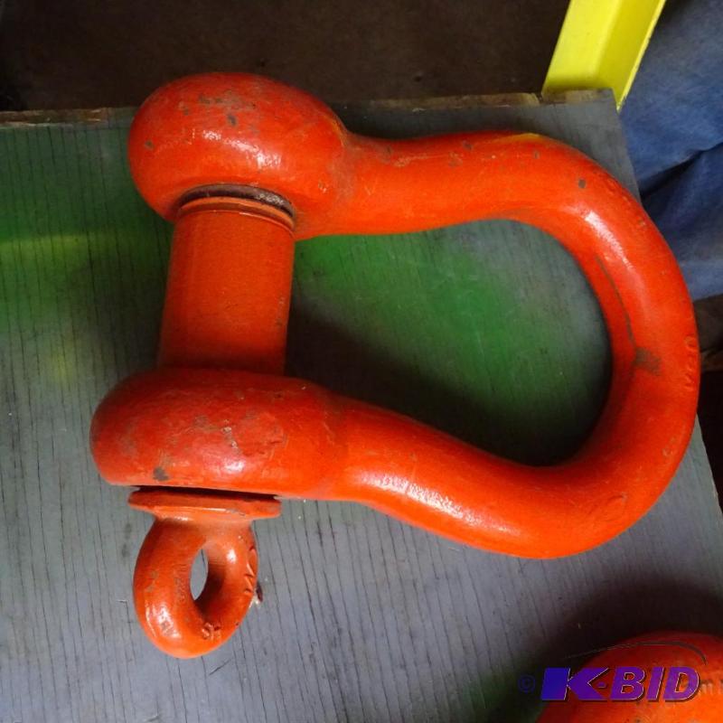 lot 469 image: 30 ton clevis. Brand new...