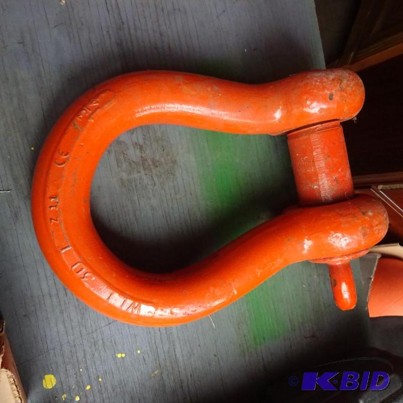 lot 470 image: 30 ton clevis. Brand new...