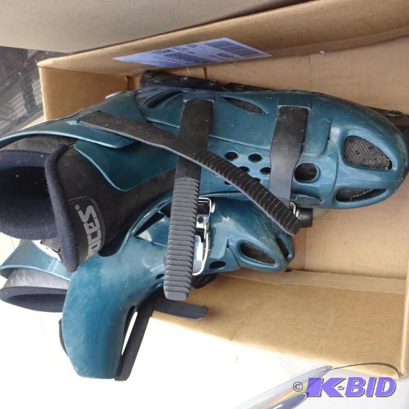 lot 498 image: roces roller blades Size 8.5...