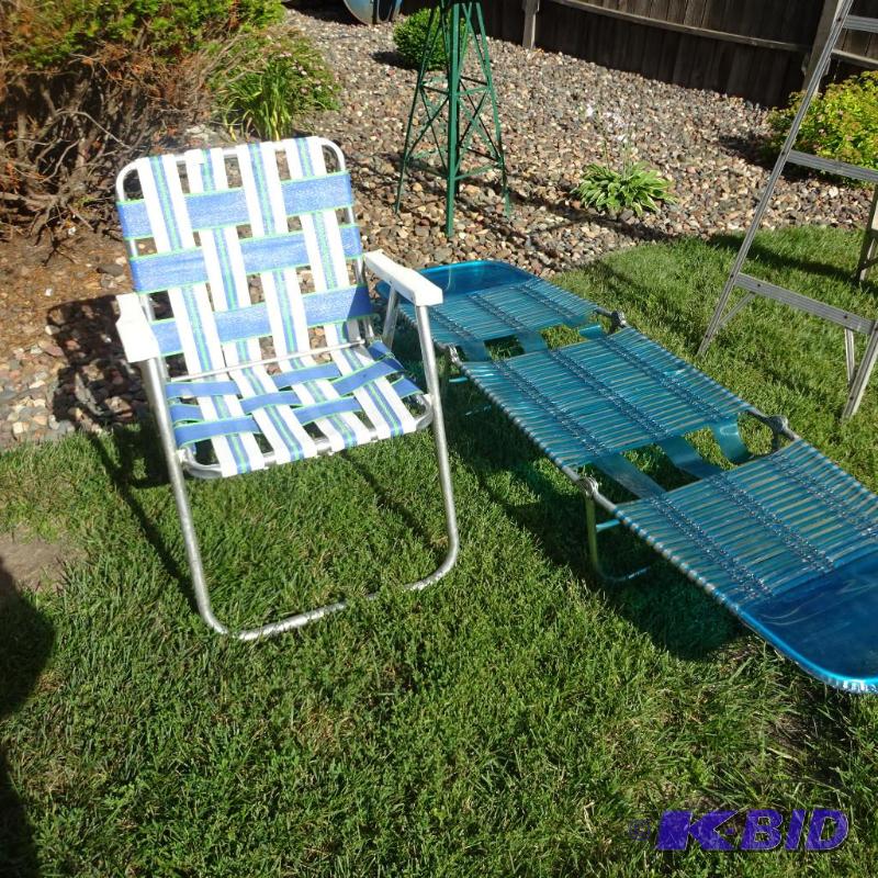lot 51 image: Lawn chair and lounge...
