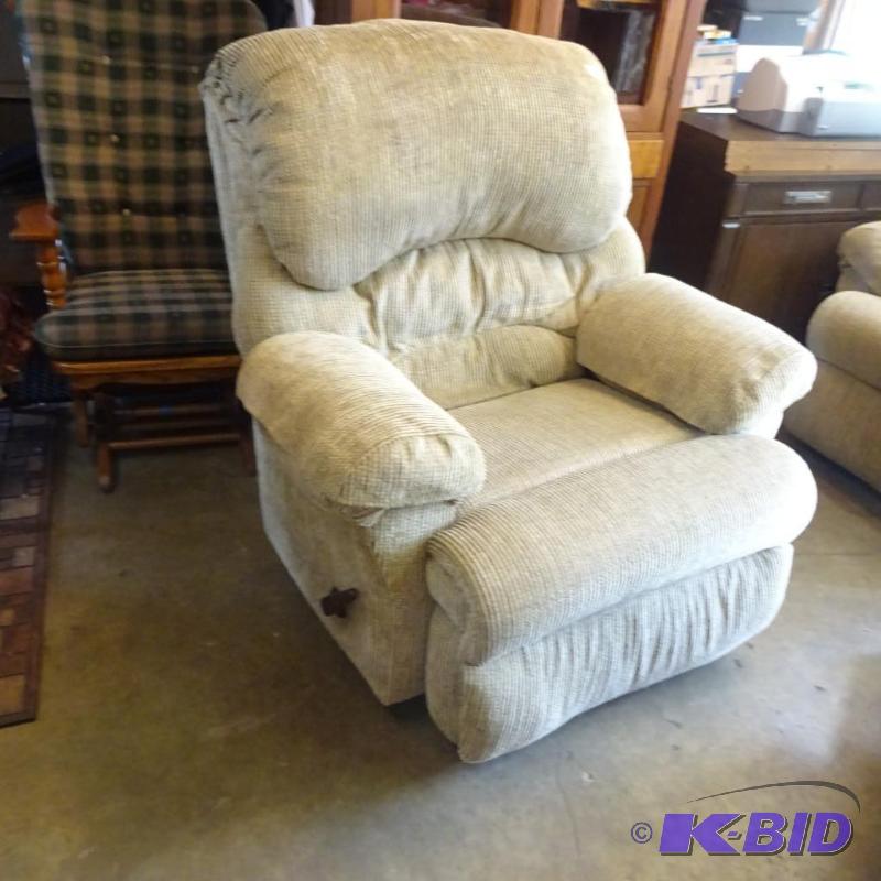lot 68 image: Franklin Corp Reclining chair. Bought fro Bec...