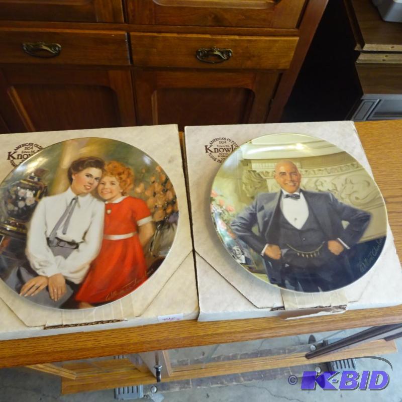 lot 86 image: 2 annie collector plates...
