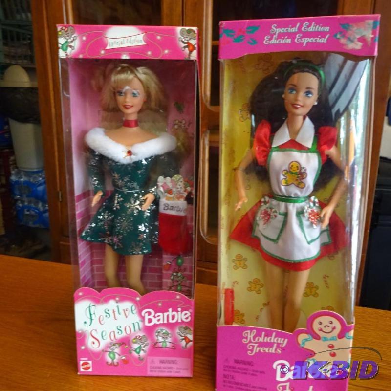 lot 98 image: holiday treats and festive seasons barbie...