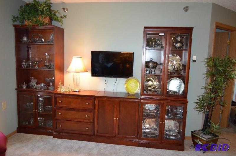 lot 1 image: Beautiful Wood China CabinetBuffet. I believ...