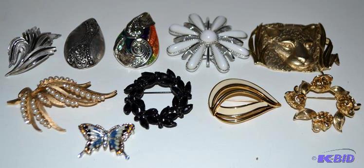 lot 111 image: Lot of Vintage pins including 2 Coventry pin...