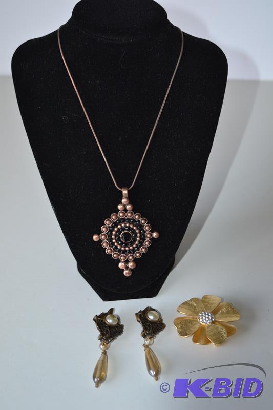 lot 115 image: Premier Designs &quotThe Golden Girl" w...
