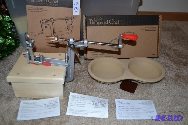 lot 126 image: 2 Pampered chef items Apple peelerCorersli...