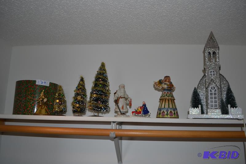 lot 129 image: Lot of collectible Christmas items including ...