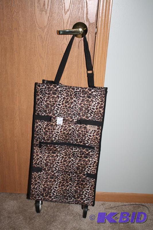 lot 133 image: Jade Shopping bag cart- looks new...