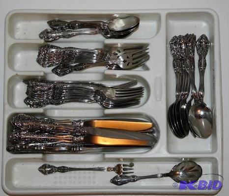 lot 136 image: Vintage Oneida stainless silverware 56 pcs. L...