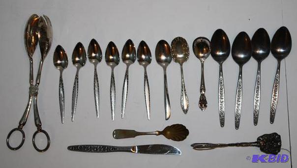lot 138 image: Lot of misc. silverware pcs. not sure if they...