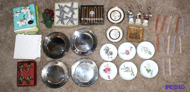 lot 153 image: Lot of Nice Christmas items some brand new in...