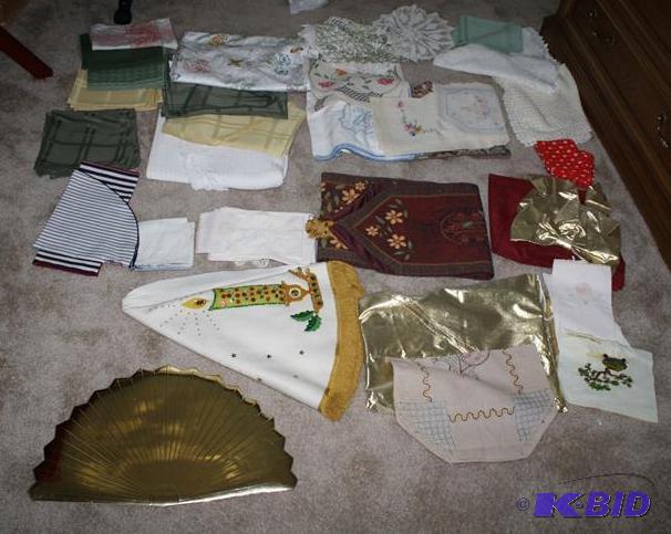 lot 154 image: Large lot of table linens, table runner, doil...