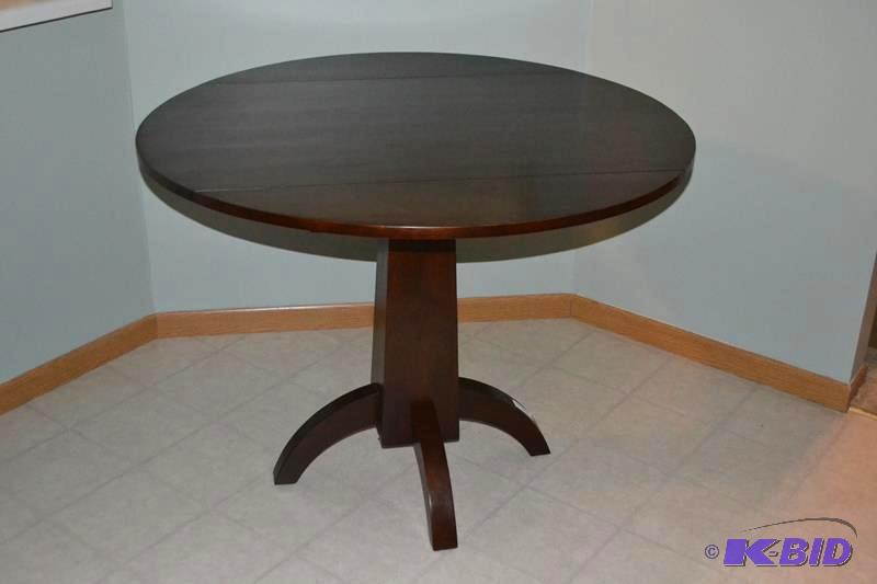 lot 7 image: Jofran&nbspdouble drop leaf Casual Dining. T...