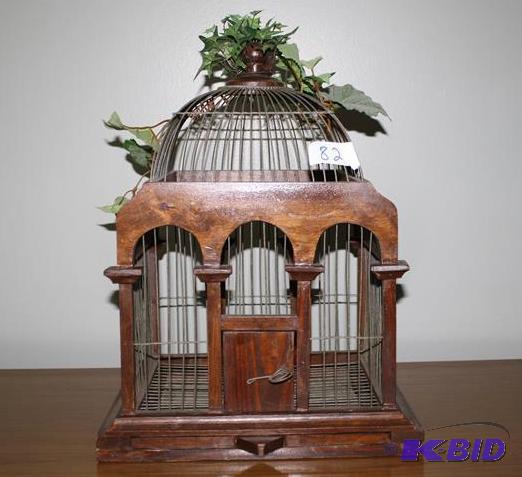 lot 82 image: Vintage bird cage with pull-out cage tray. 14...