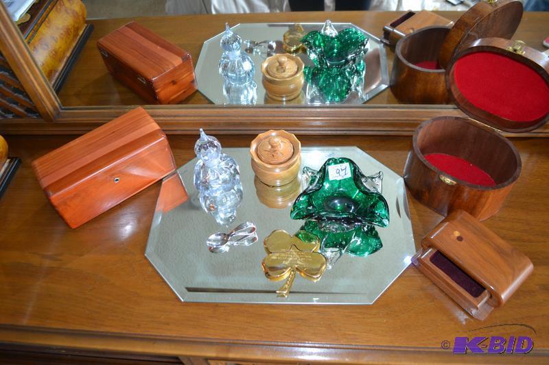 lot 97 image: 24 Karat Gold plate 4 leaf clover, lidded sto...