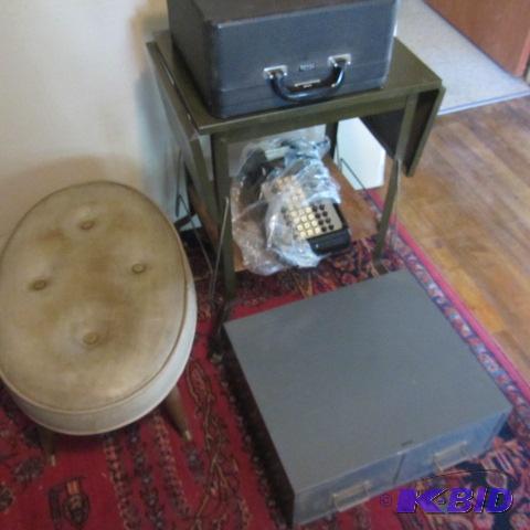 Typewriter, Stand