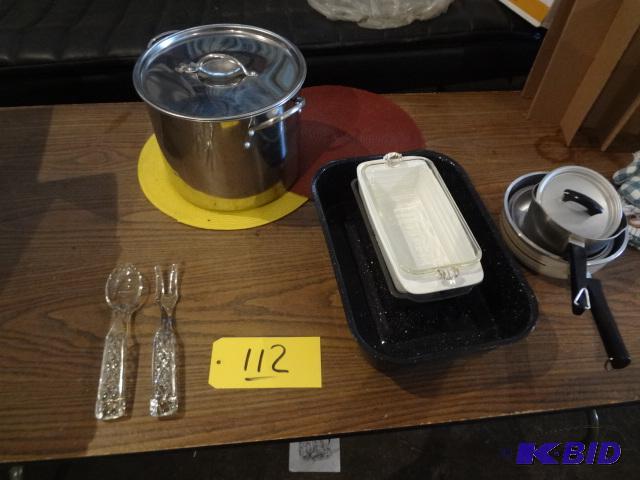 lot 112 image: Lot of Cookware...