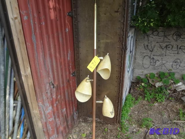 lot 123 image: 70s Pole Lamp...