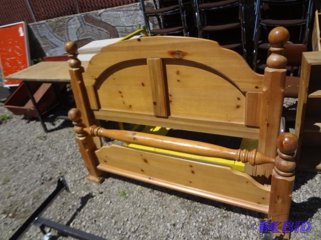 lot 3 image: Rustic Heavy Queen Bed, wdeluxe frame...