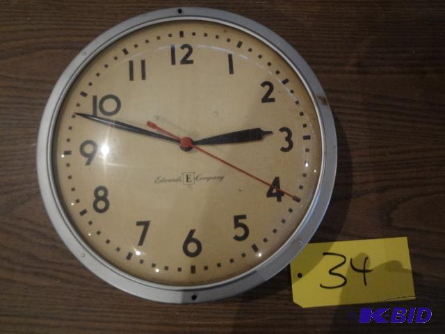 lot 34 image: Old Industrial Clock...