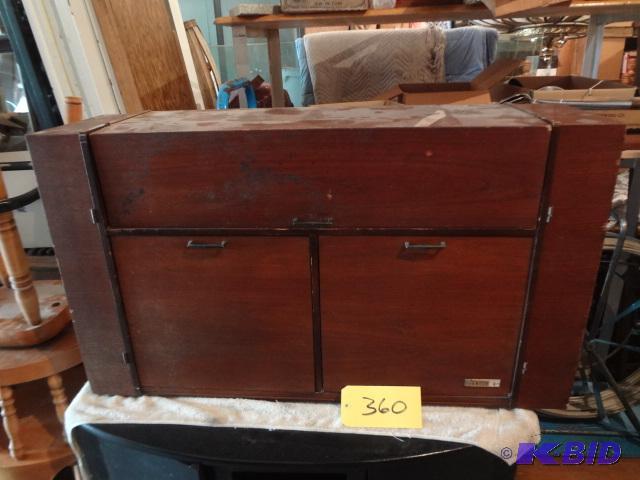 lot 360 image: Vintage Zenith Stereo, neat...