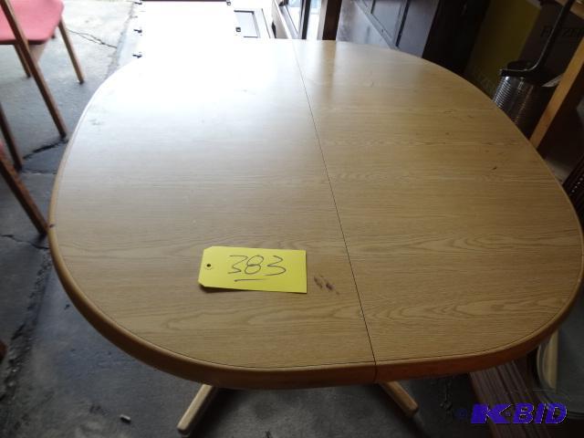 lot 383 image: Table...