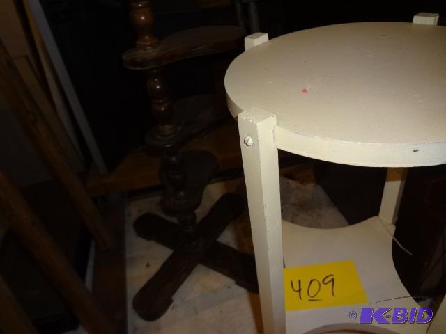 lot 409 image: Two Plant Stands...