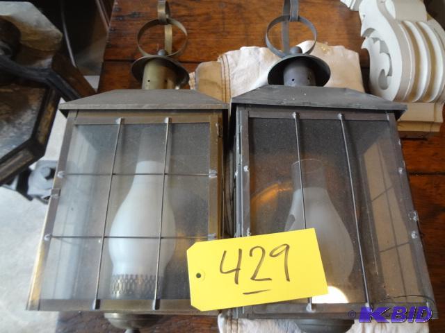 lot 429 image: Carrigage House Lights, Brass...
