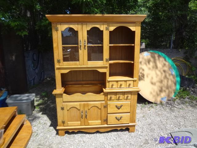 lot 7 image: Very nice Sideboard...