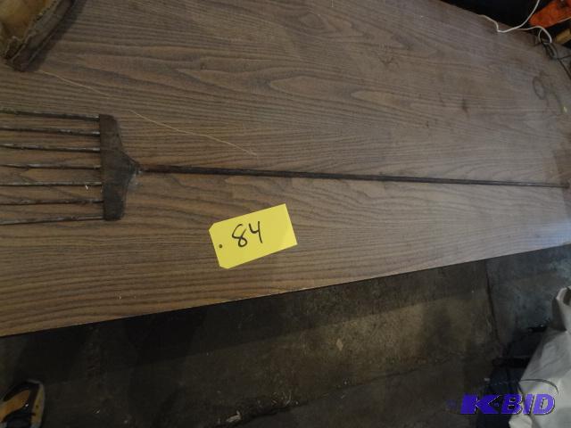 lot 84 image: Old Harpoon...