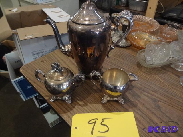 lot 95 image: Neat Old Tea Set, plate...