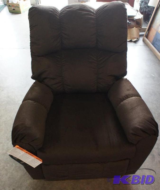 Brand New Ashley Signature Design Rocker Recl...