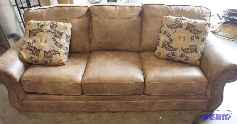 New Ashley Signature Design Couch. Brown Colo...