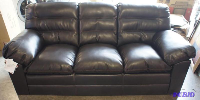Brand New Ashley Signature Design DuraBlend L...