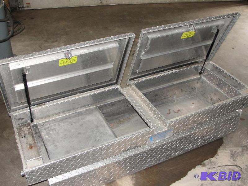 Cross Over Tool Box from 2006 Chevy Colorado...