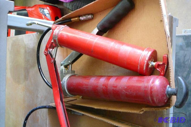 2 Grease Guns 1with straight end 1 Flex hose...
