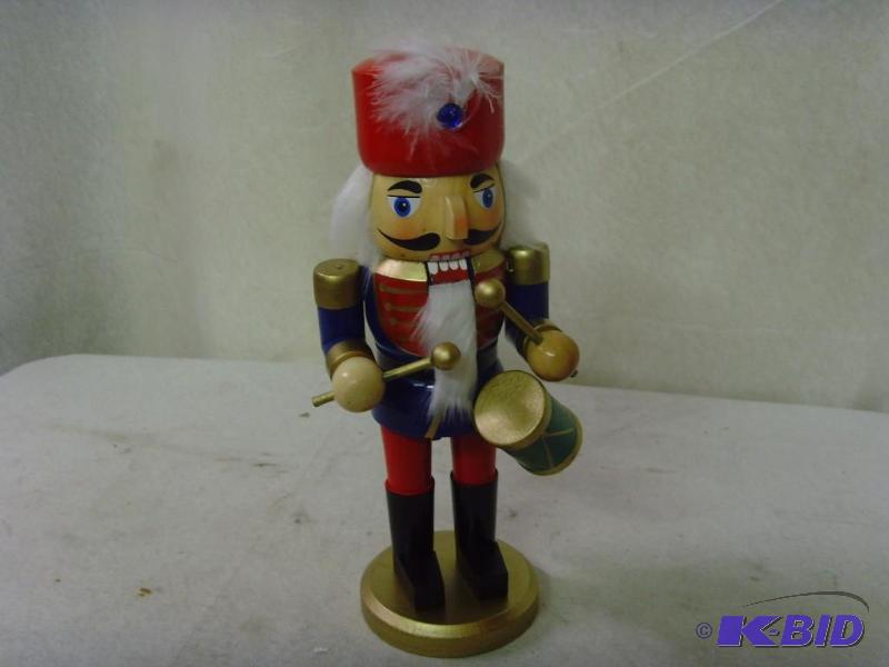 lot 87 image: 10-inch Holiday Nutcracker
