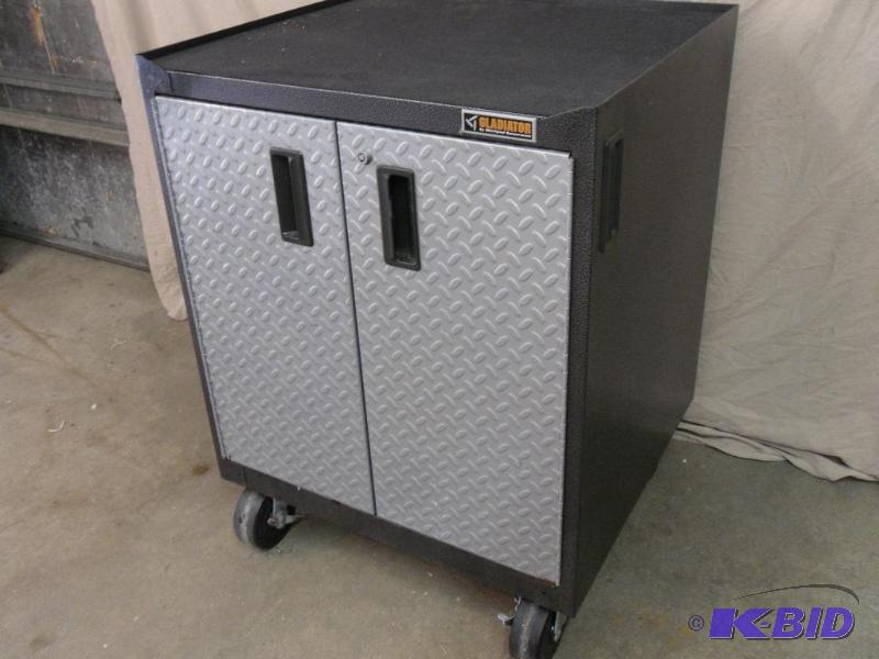 lot 12 image: Gladiator Rolling Cabinet. Adjustable Ball Be...